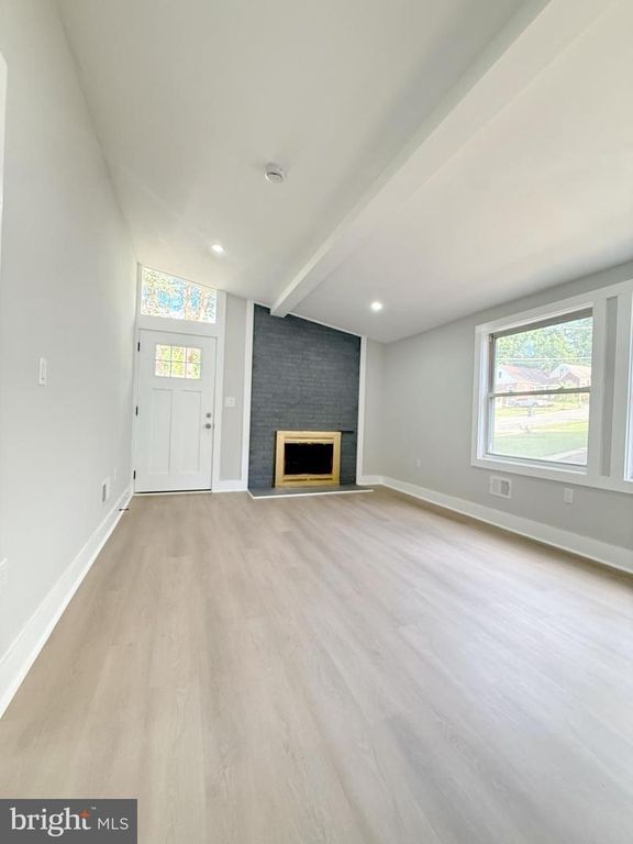 Image 7 of property listing at 1520 JUTEWOOD AVE, Landover, MD 20785