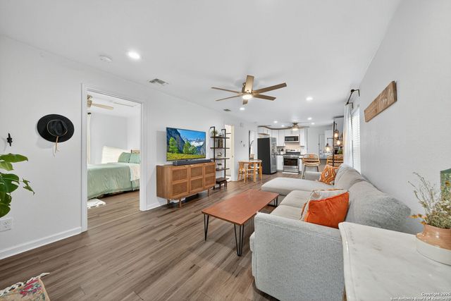 108 EWALD ST, San Antonio, TX 78212