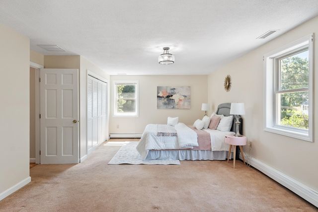 33 Thornton Road, Nashua, NH 03063