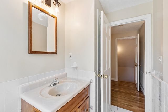 33 Thornton Road, Nashua, NH 03063