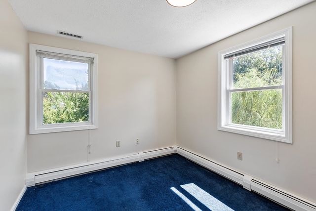 33 Thornton Road, Nashua, NH 03063