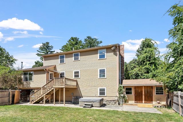 33 Thornton Road, Nashua, NH 03063