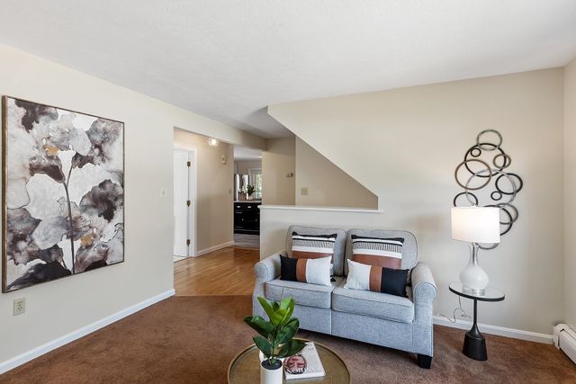 33 Thornton Road, Nashua, NH 03063