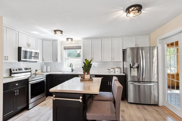 33 Thornton Road, Nashua, NH 03063