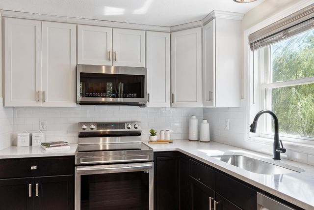 33 Thornton Road, Nashua, NH 03063