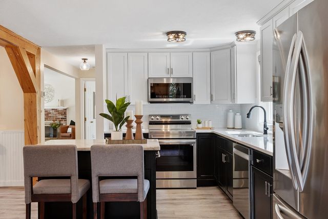 33 Thornton Road, Nashua, NH 03063