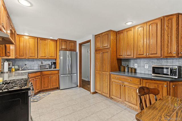 4 Davies Drive, Wappingers Falls, NY 12590