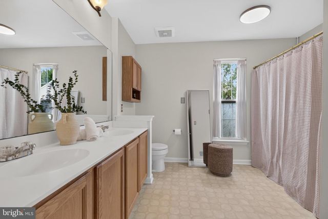 6912 SUSQUEHANNA RD, Gainesville, VA 20155