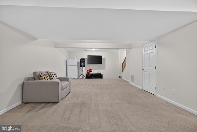6912 SUSQUEHANNA RD, Gainesville, VA 20155