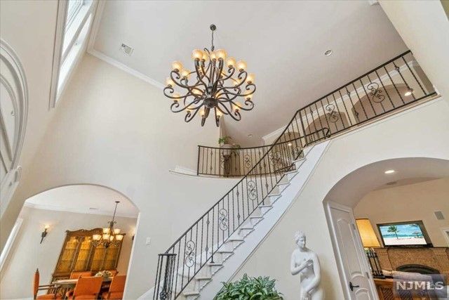 35 Sauna Road, Ramsey, NJ 07446