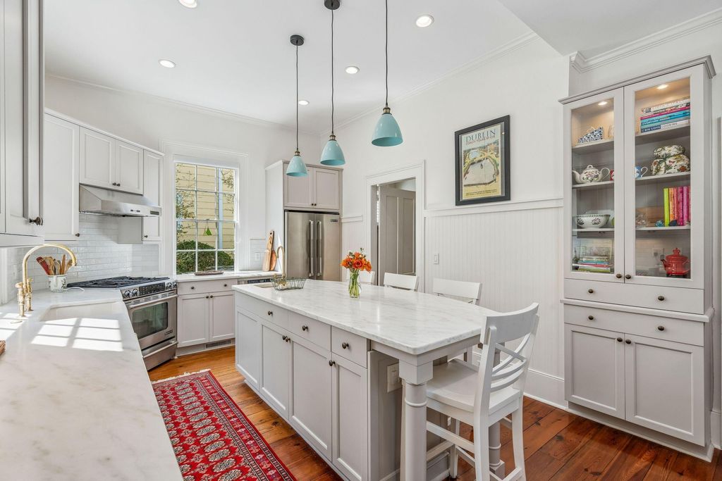 Image 14 of property listing at 38 Savage Street, Charleston, SC 29401