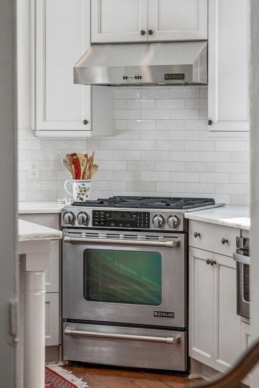 Image 15 of property listing at 38 Savage Street, Charleston, SC 29401