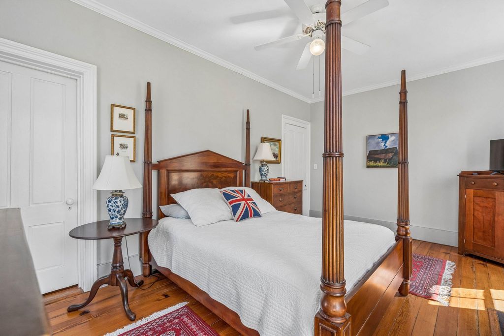 Image 27 of property listing at 38 Savage Street, Charleston, SC 29401