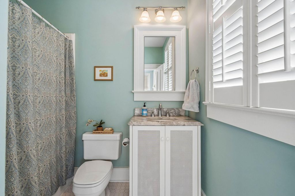 Image 37 of property listing at 38 Savage Street, Charleston, SC 29401