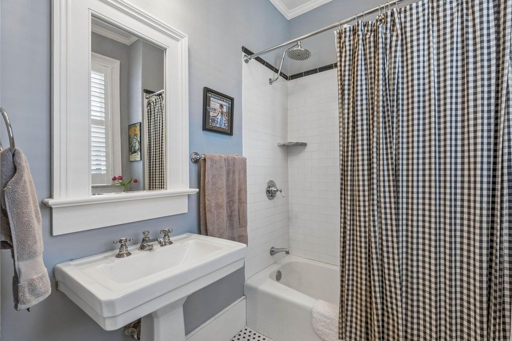 Image 39 of property listing at 38 Savage Street, Charleston, SC 29401