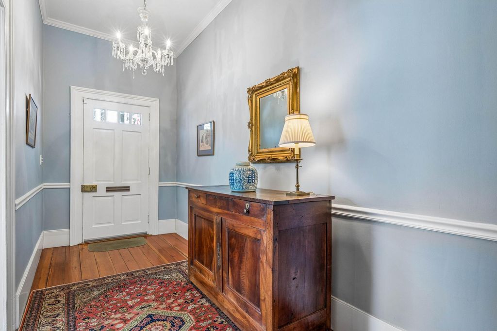 Image 6 of property listing at 38 Savage Street, Charleston, SC 29401