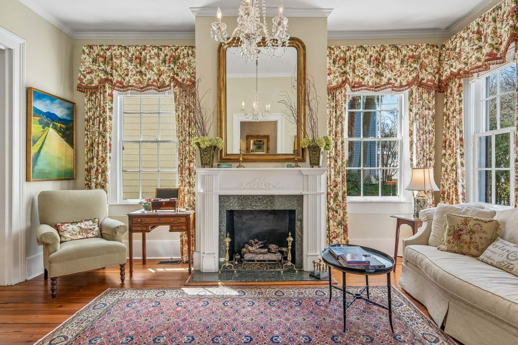 Image 8 of property listing at 38 Savage Street, Charleston, SC 29401