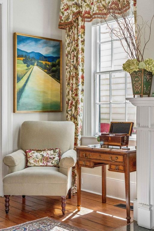 Image 9 of property listing at 38 Savage Street, Charleston, SC 29401