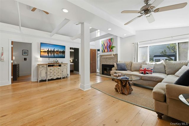 46 Beach Road, Laurel, NY 11948