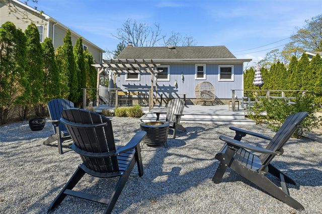 46 Beach Road, Laurel, NY 11948