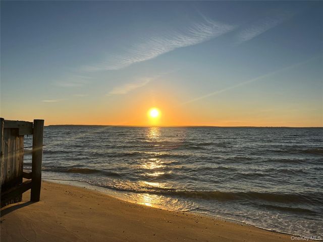 46 Beach Road, Laurel, NY 11948