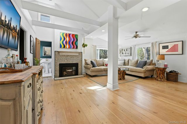 46 Beach Road, Laurel, NY 11948