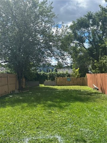 1682 E 33rd Street, Lorain, OH 44055