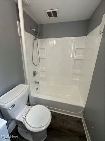 1682 E 33rd Street, Lorain, OH 44055