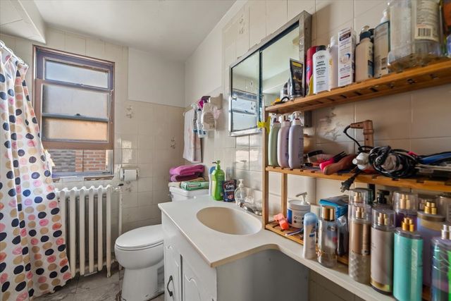 2649 N 74th Avenue, Elmwood Park, IL 60707