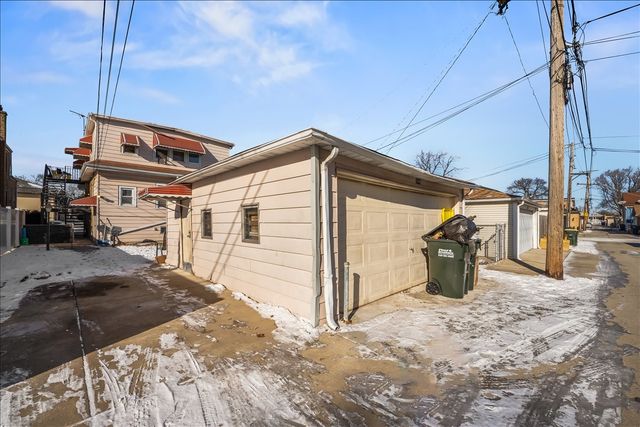 2649 N 74th Avenue, Elmwood Park, IL 60707