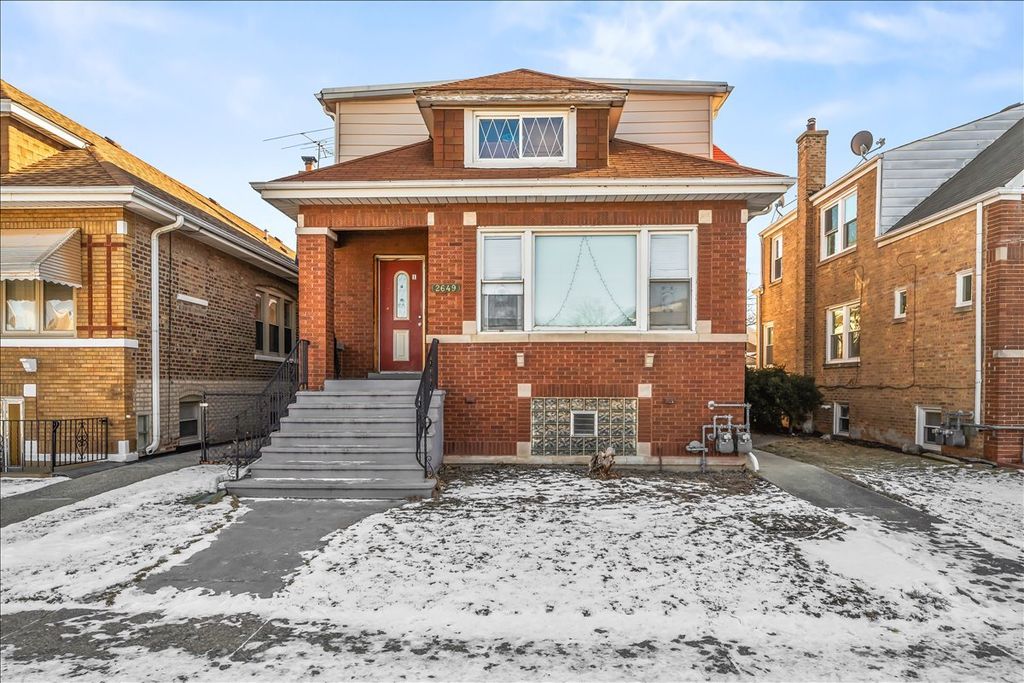 2649 N 74th Avenue, Elmwood Park, IL 60707