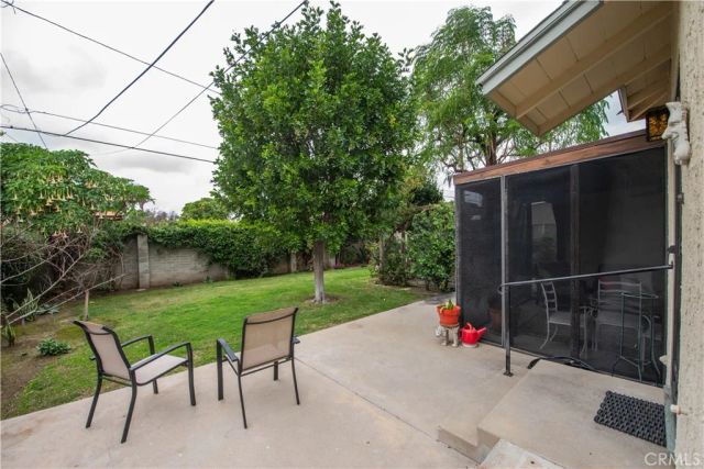 6631 Densmore Avenue, Lake Balboa, CA 91406