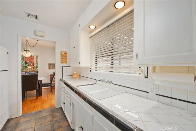 6631 Densmore Avenue, Lake Balboa, CA 91406