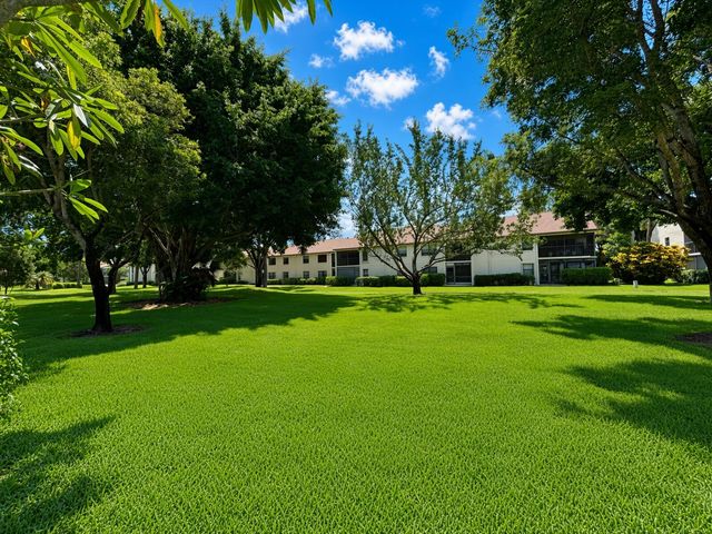 3555 Lucerne Park Drive, Greenacres, FL 33467