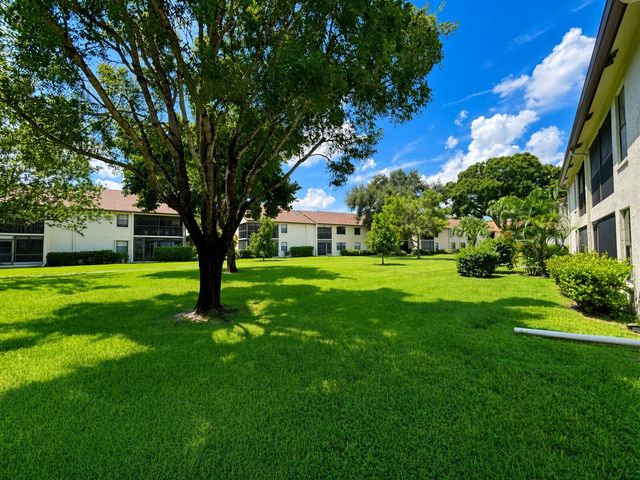 3555 Lucerne Park Drive, Greenacres, FL 33467