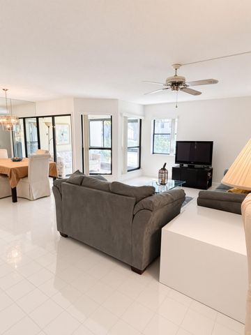 3555 Lucerne Park Drive, Greenacres, FL 33467