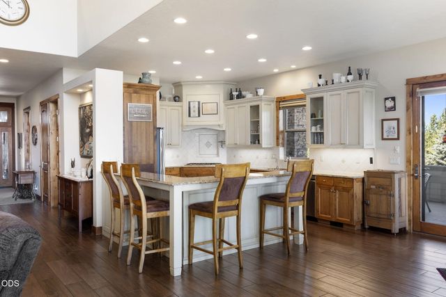61576 SW Longview Street, Bend, OR 97702