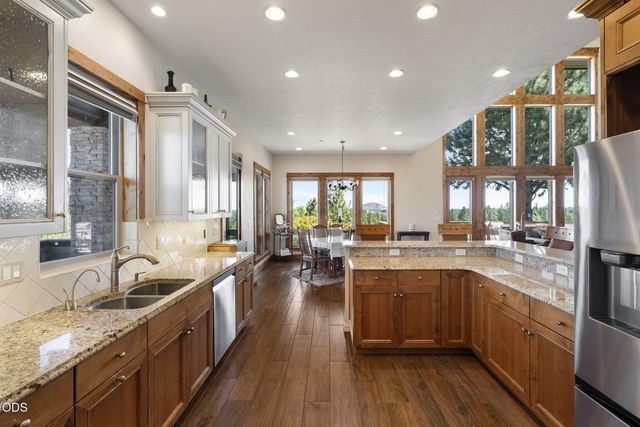 61576 SW Longview Street, Bend, OR 97702