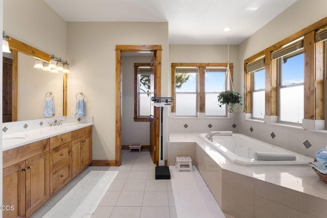 61576 SW Longview Street, Bend, OR 97702