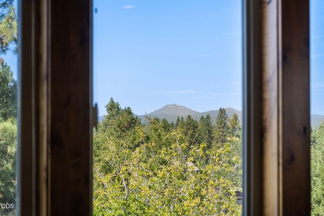 61576 SW Longview Street, Bend, OR 97702