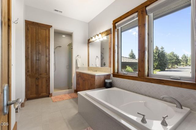61576 SW Longview Street, Bend, OR 97702