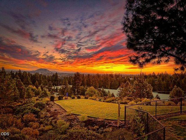 61576 SW Longview Street, Bend, OR 97702