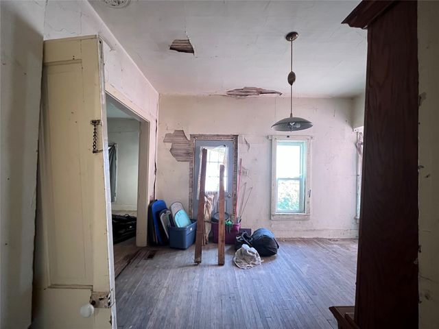 312 Maxwell Street, Maxwell, IA 50161