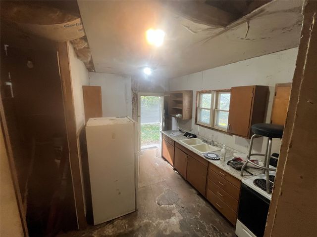 312 Maxwell Street, Maxwell, IA 50161