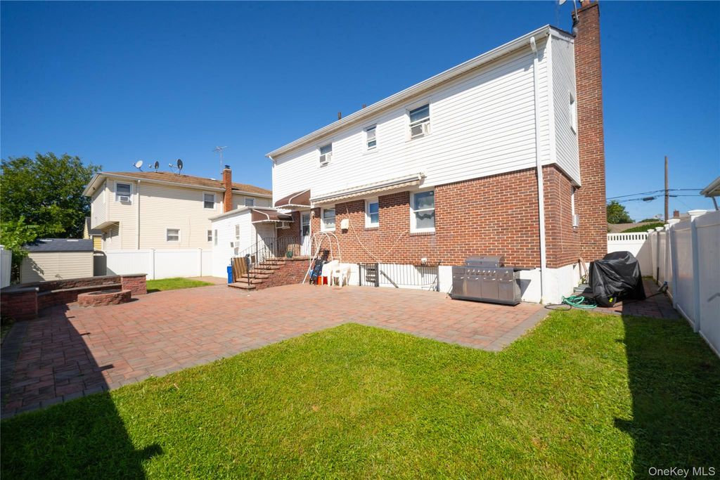 1309 Globe Avenue, Elmont, NY 11003 — photo 4