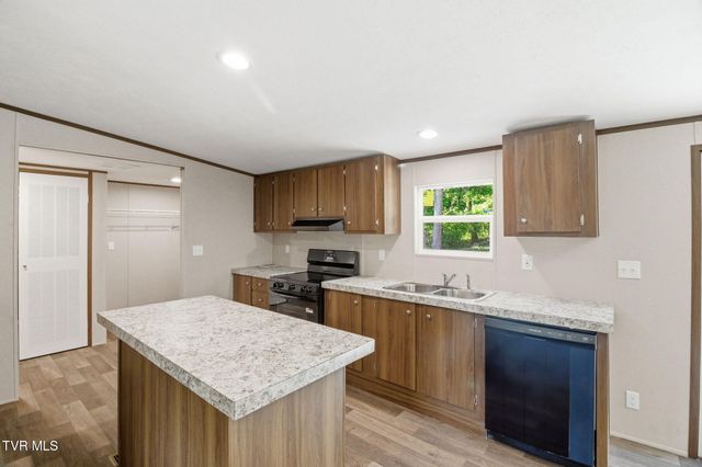 1030 Fishpond Road, Chuckey, TN 37641