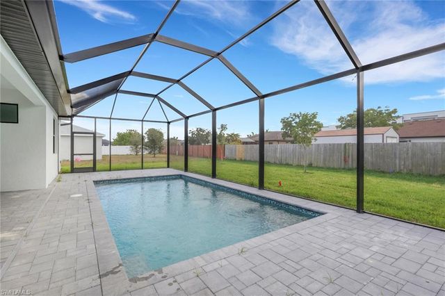 426 NW 3rd TER, Cape Coral, FL 33993