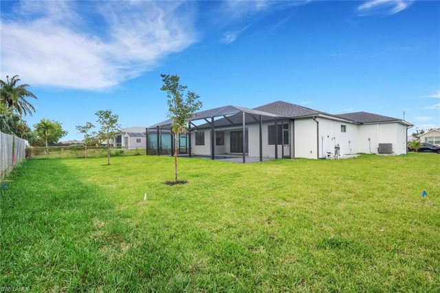 426 NW 3rd TER, Cape Coral, FL 33993