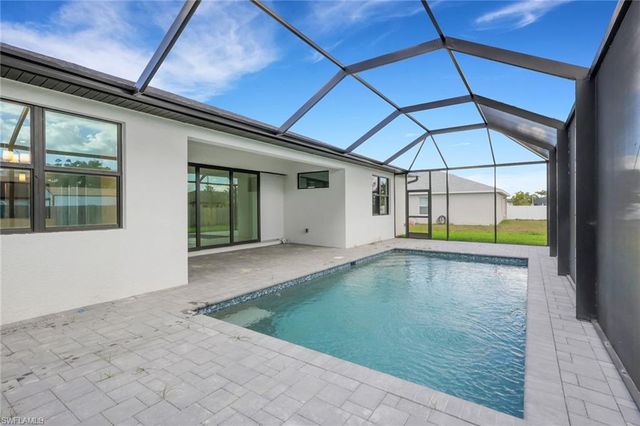 426 NW 3rd TER, Cape Coral, FL 33993