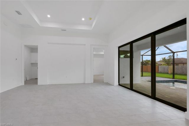 426 NW 3rd TER, Cape Coral, FL 33993